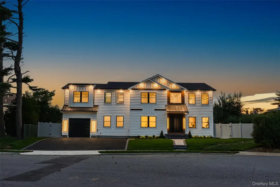 712 Bach Court, Westbury, NY 11590 - #2