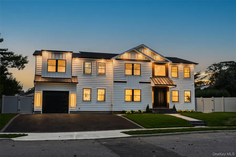 712 Bach Court, Westbury, NY 11590 - #3