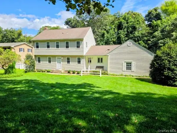 23 Peterborough Drive, Northport, NY 11768
