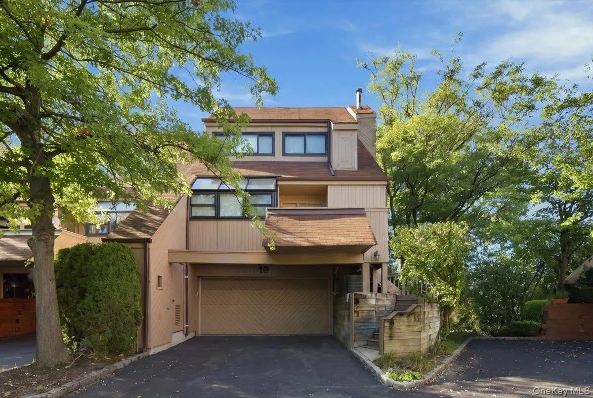 19 John Bean Court, Port Washington, NY 11050 - #1