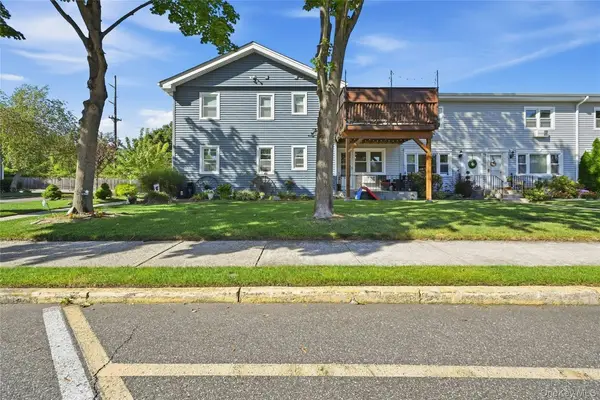 97 Cardinal Lane #1b, Islip, NY 11751