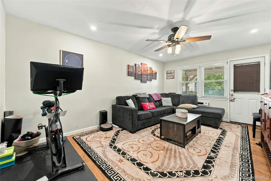 97 Cardinal Lane #1b, Islip, NY 11751 - #3