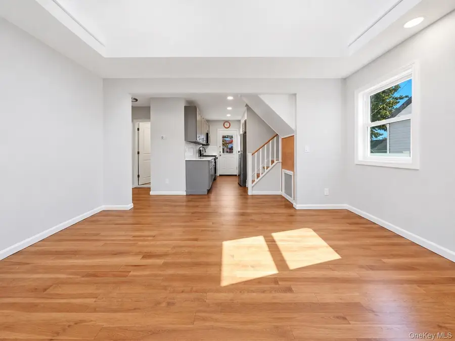 18 Grand Street, Elmont, NY 11003 - #2