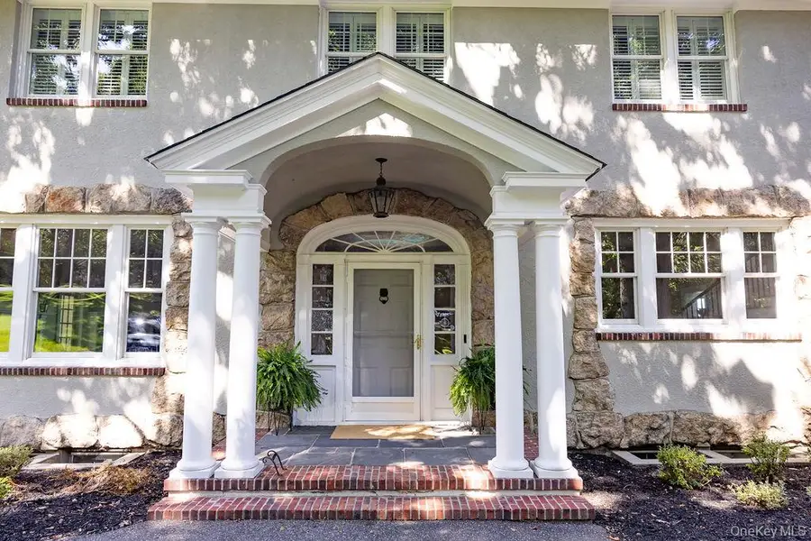 11 Arbutus Lane, Stony Brook, NY 11790 - #3
