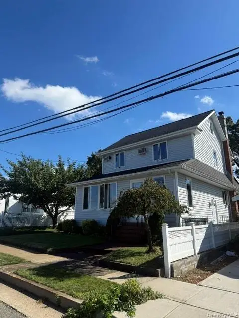 104 W Lincoln Avenue, Valley Stream, NY 11580