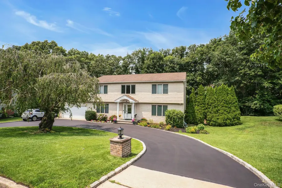41 Cedar Ridge Lane, Dix Hills, NY 11746 - #3