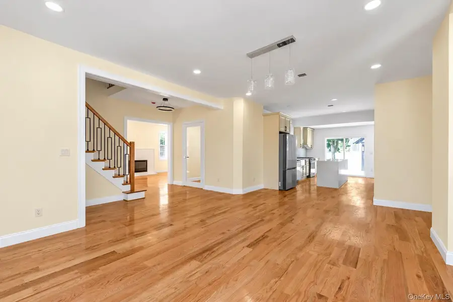 27 2nd Street, Lynbrook, NY 11563 - #3