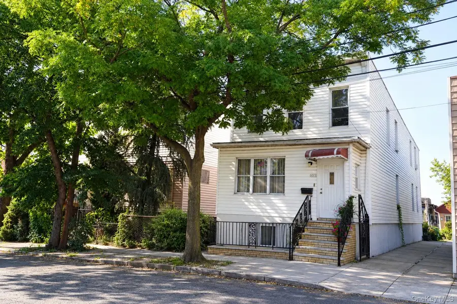 6075 59th Avenue, Maspeth, NY 11378 - #2