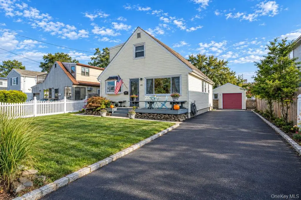 41 E Saltaire Road, Lindenhurst, NY 11757 - #1
