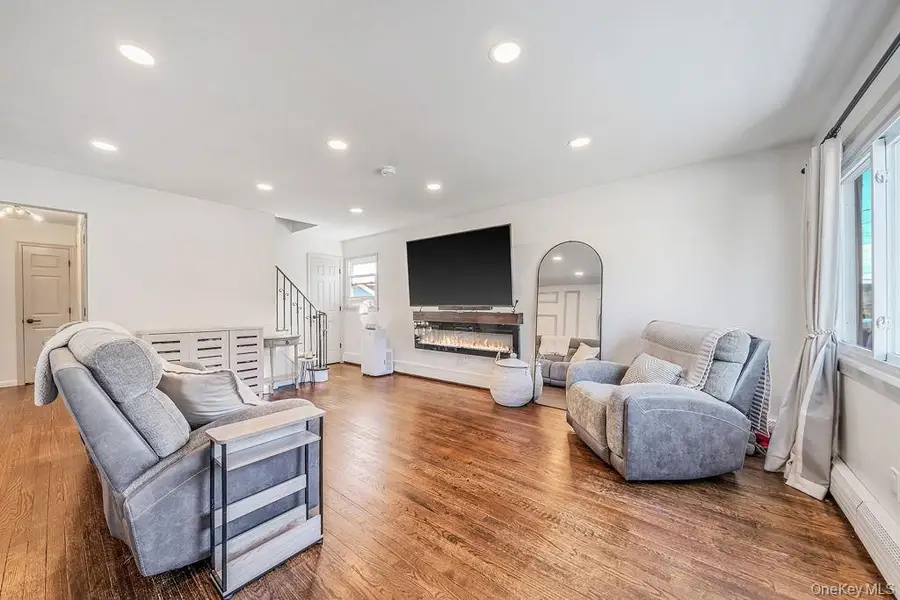 41 E Saltaire Road, Lindenhurst, NY 11757 - #3
