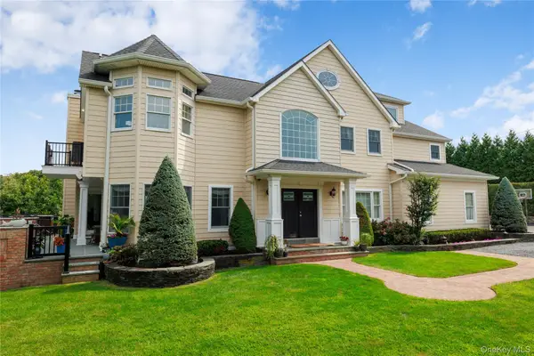 547 Shore Drive, Oakdale, NY 11769