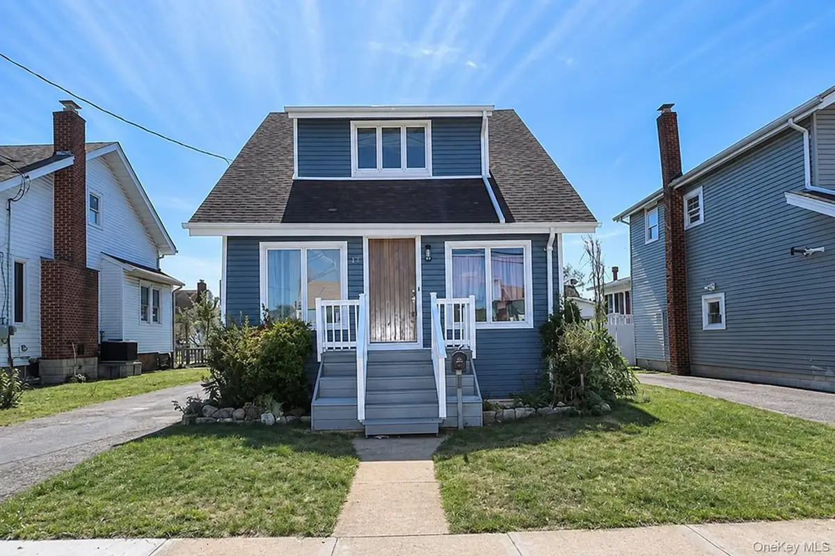 17 Ray Street, Freeport, NY 11520 - #1