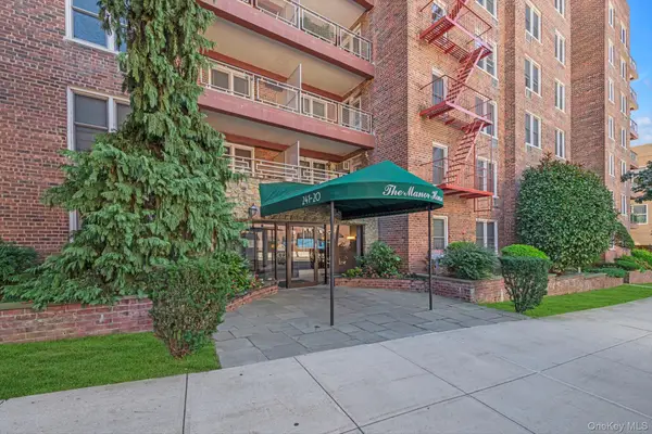 241-20 Northern Blvd #6K, Douglaston, NY 11362