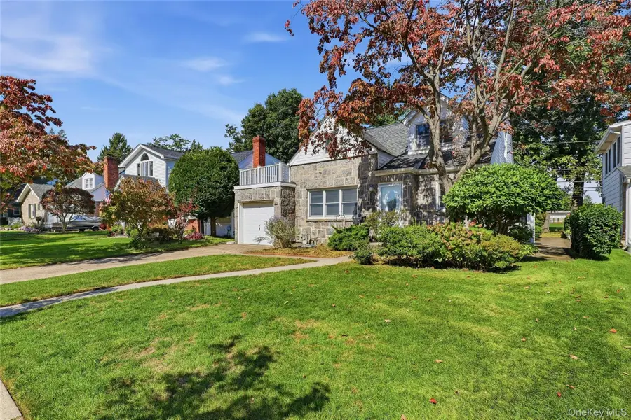 41 Oak Drive, New Hyde Park, NY 11040 - #3