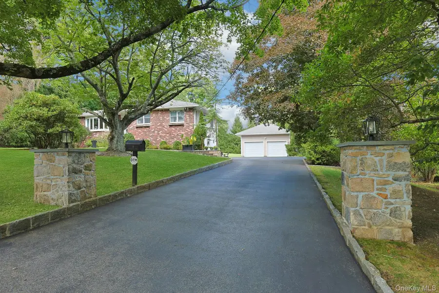9 Stonegate Road, Valhalla, NY 10595 - #2
