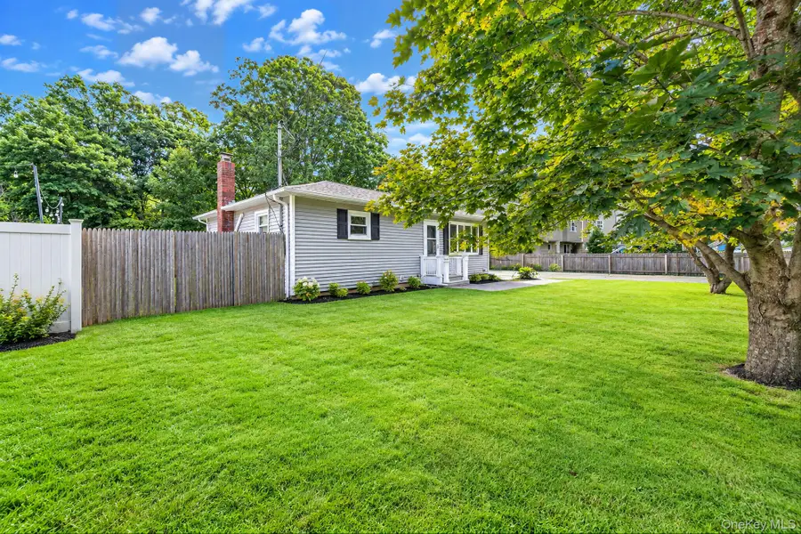 33 Pine Cone Street, Middle Island, NY 11953 - #2