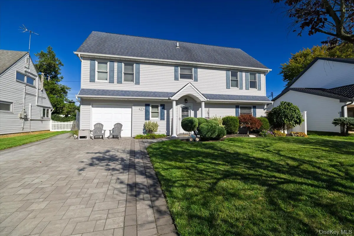 27 Welcome Lane, Wantagh, NY 11793 - #1