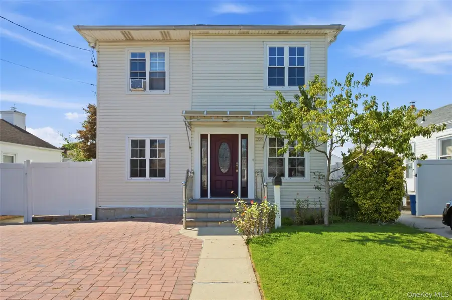 109 Gordon Avenue, Westbury, NY 11590 - #2