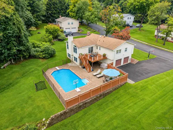3 Five Oaks Lane, Valley Cottage, NY 10989