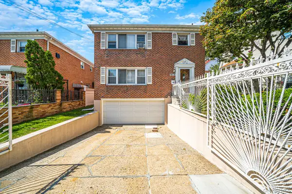 8618 164th Street, Jamaica Hills, NY 11432