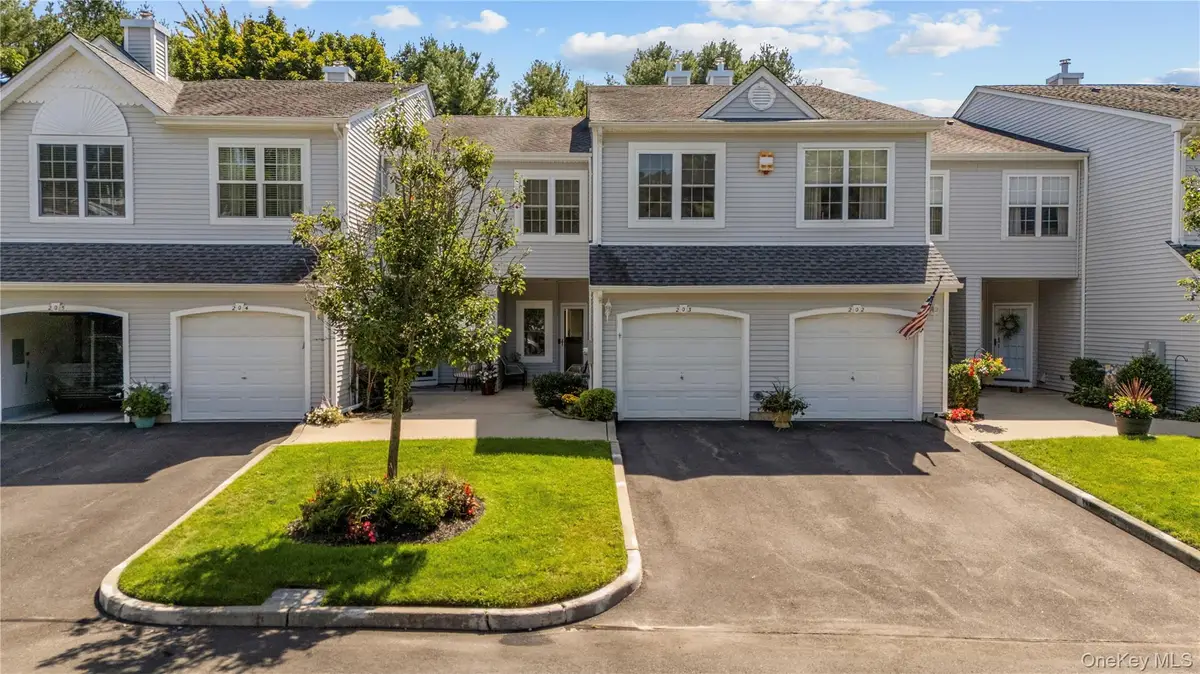 203 Windward Court N, Port Jefferson, NY 11777 - #1