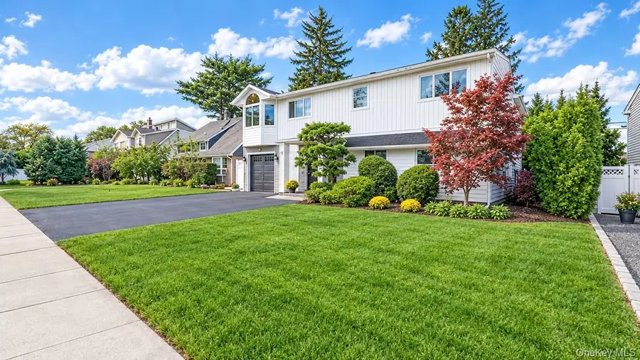 15 Coachman Lane, Levittown, NY 11756 - #2
