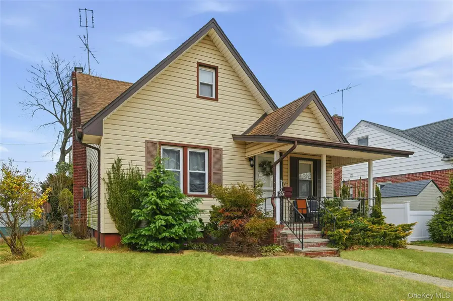 26 Haddon Road, New Hyde Park, NY 11040 - #2