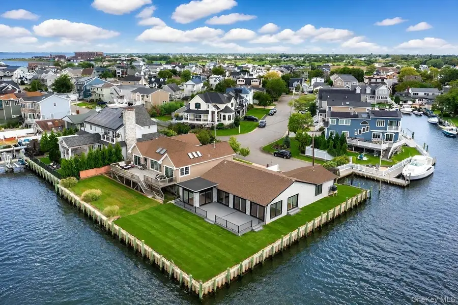 71 E Shore Drive, Babylon, NY 11702 - #3
