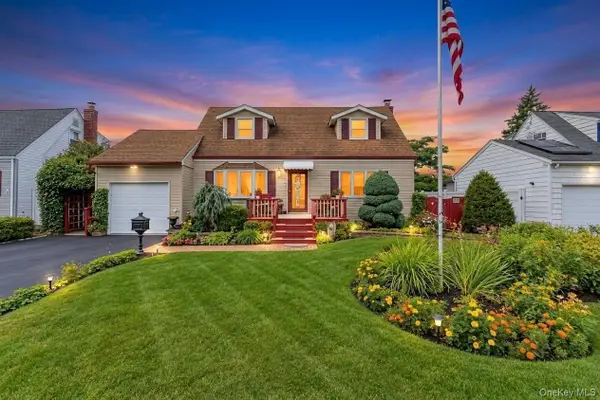 150 W 19th Street, Deer Park, NY 11729