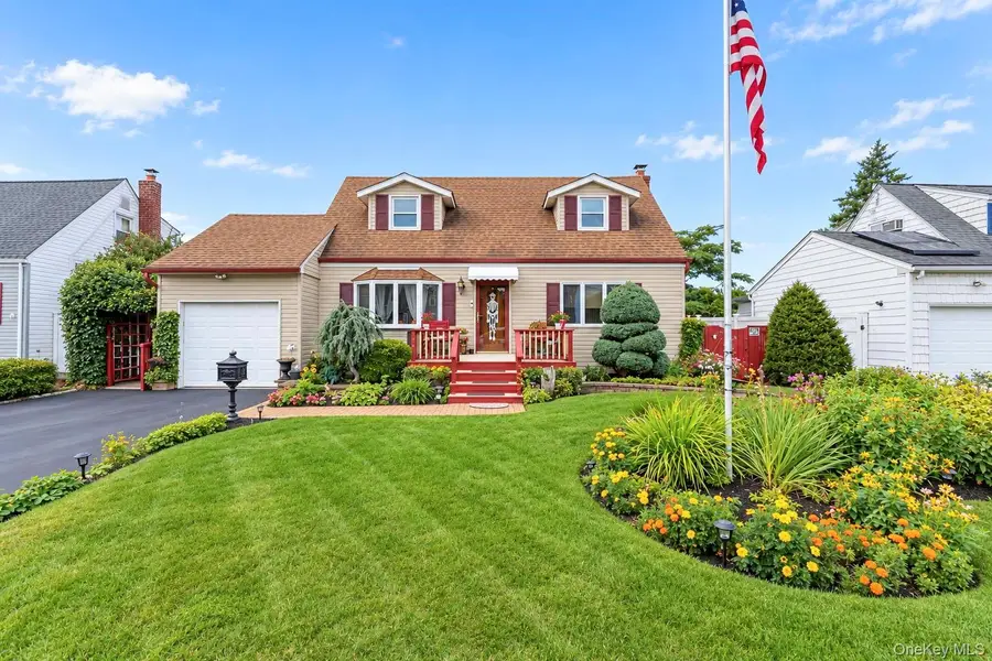 150 W 19th Street, Deer Park, NY 11729 - #3