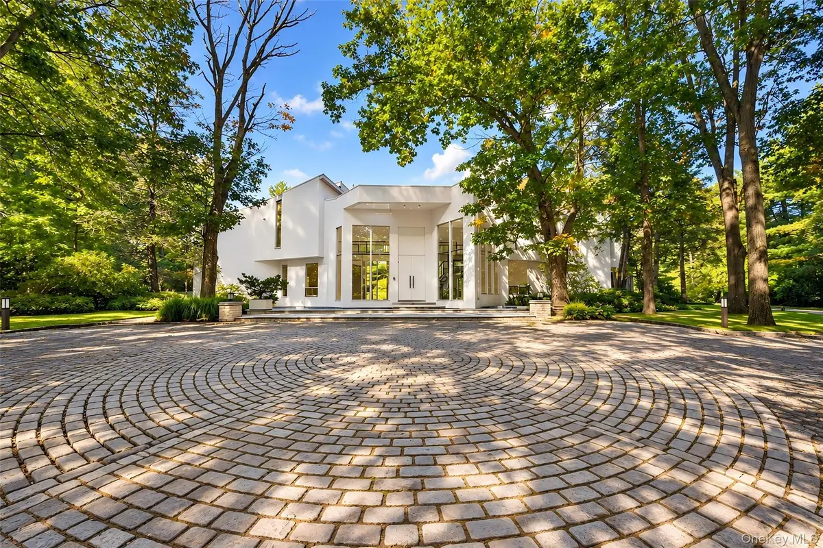 11 Surrey Lane, Old Westbury, NY 11568 - #1