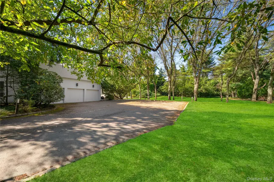 11 Surrey Lane, Old Westbury, NY 11568 - #3