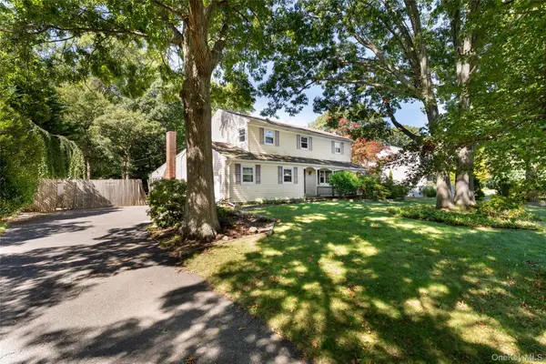 16 Heritage Place S, Nesconset, NY 11767