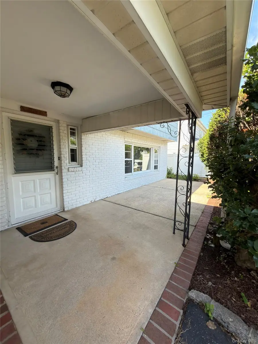 411 Cornwell Avenue, Malverne, NY 11565 - #3