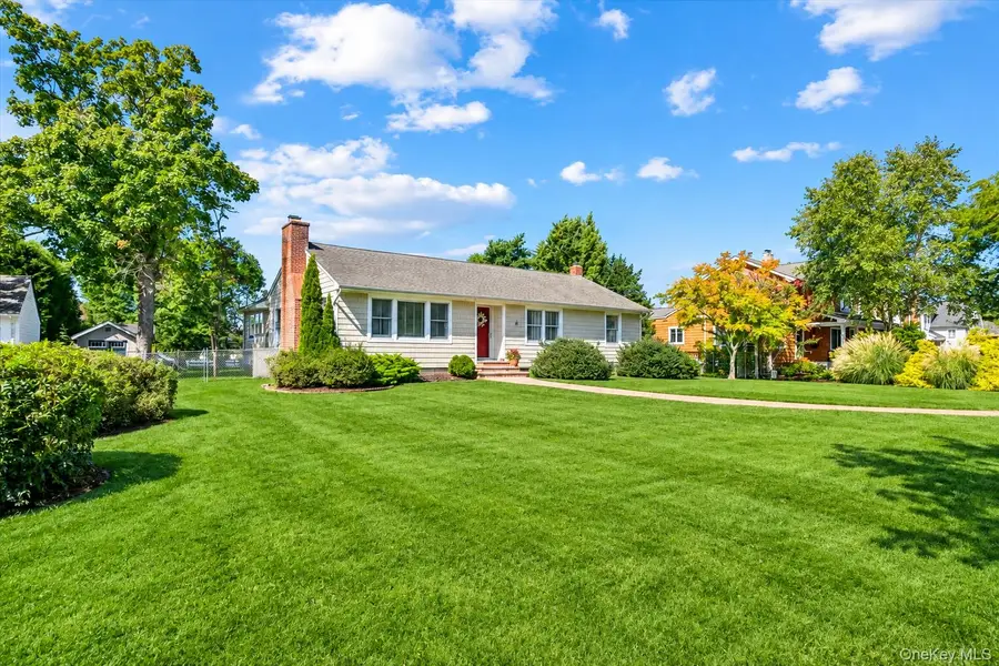 72 S Penataquit Avenue, Bay Shore, NY 11706 - #2