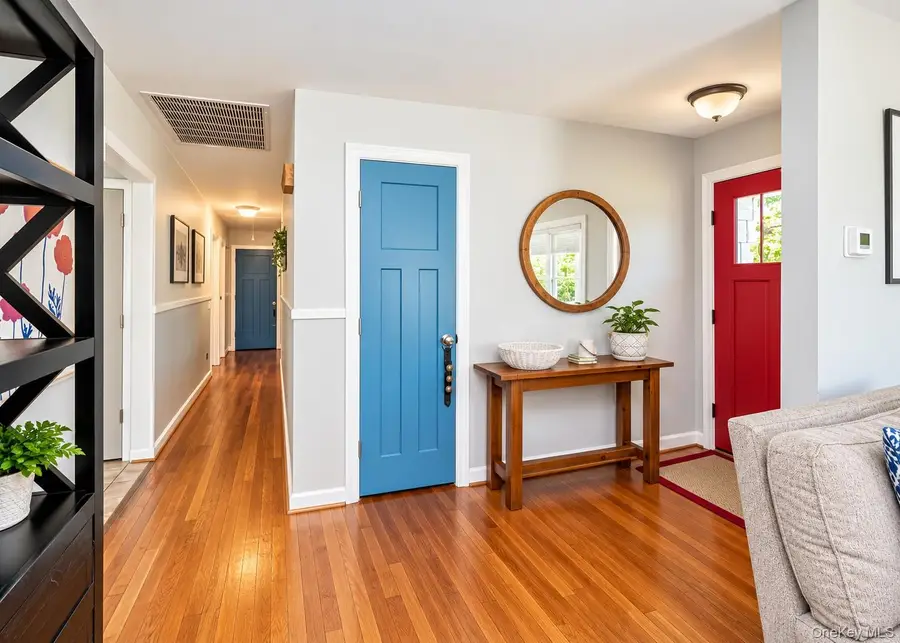 72 S Penataquit Avenue, Bay Shore, NY 11706 - #3