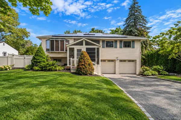 9 Mulberry Drive, Smithtown, NY 11787