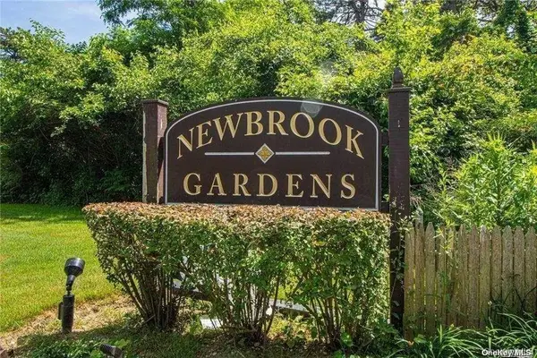 157 Newbrook Lane #157, Bay Shore, NY 11706