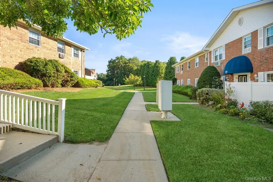 460 Old Town Road #27L, Port Jefferson Station, NY 11776 - #3
