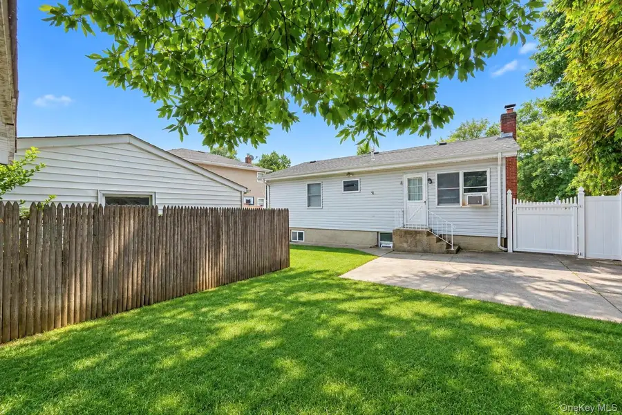 278 Lake Drive, Copiague, NY 11726 - #3