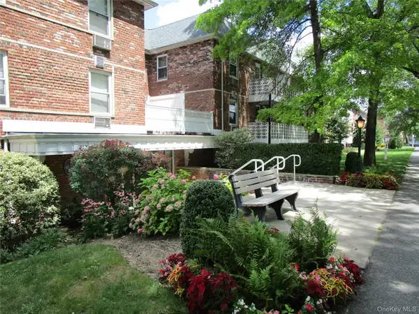 40 Daley Place #127, Lynbrook, NY 11563