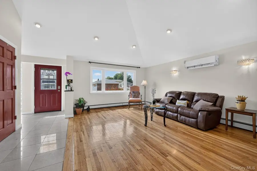 244 Halsey Avenue, Jericho, NY 11753 - #3