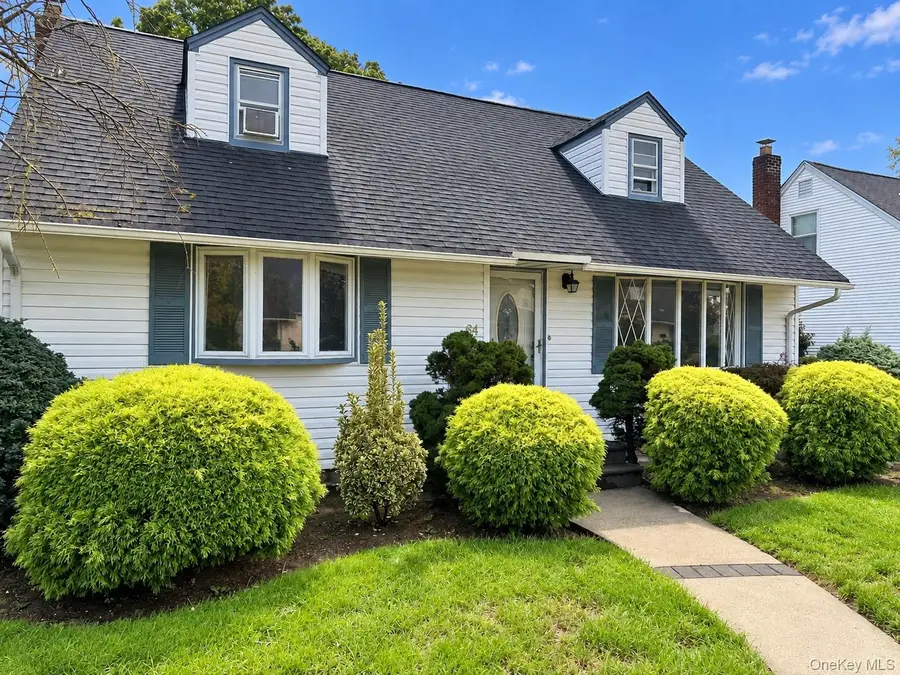 64 E Fenimore Street, Valley Stream, NY 11580 - #2