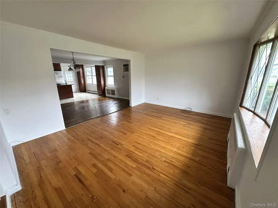 64 E Fenimore Street, Valley Stream, NY 11580 - #3