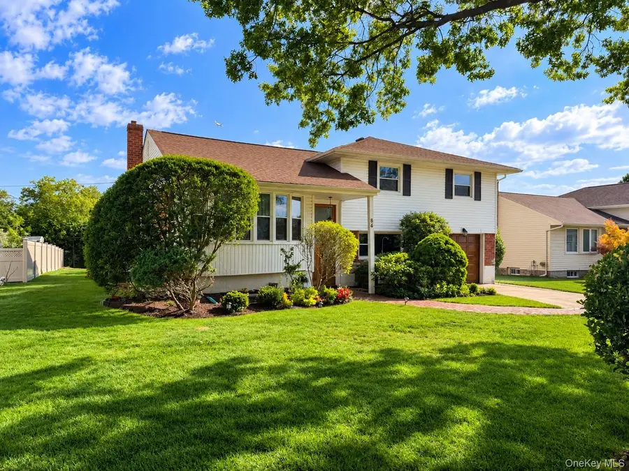 84 Robby Lane, Manhasset Hills, NY 11040 - #3