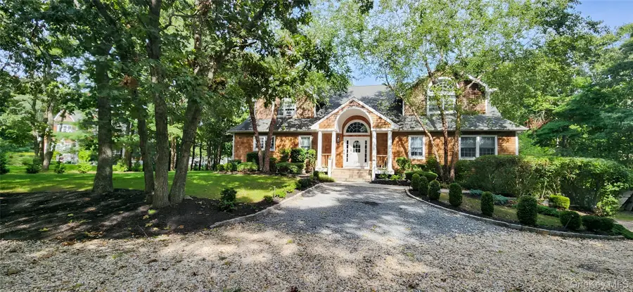 5 Emily Court, Hampton Bays, NY 11946 - #2