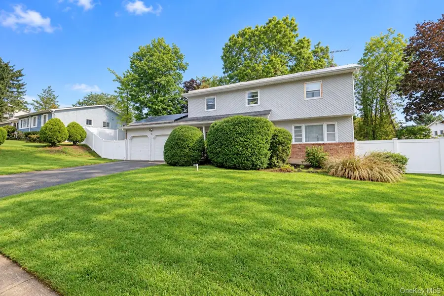 38 Waterford Drive, Wheatley Heights, NY 11798 - #2