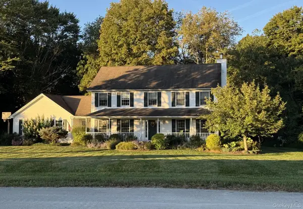 76 Rockledge Drive, Pleasant Valley, NY 12569