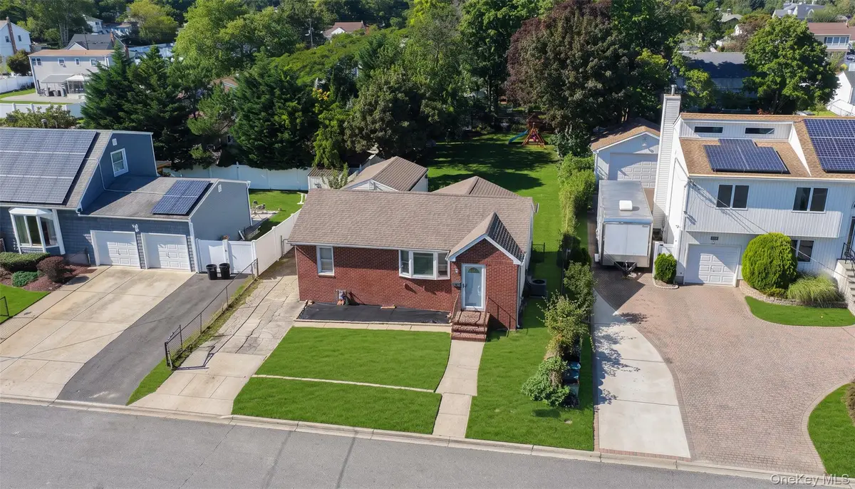 410 10th Street, West Babylon, NY 11704 - #1