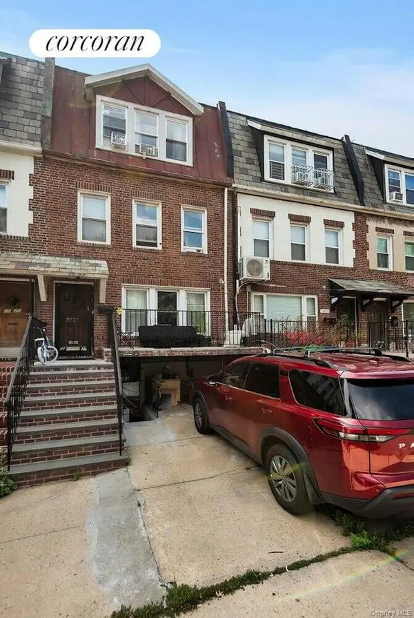 20-27 31 Street, Astoria, NY 11105